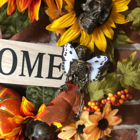 Skulls Sun Flowers Autumn Fall Halloween Wreath - Picture 3 of 8